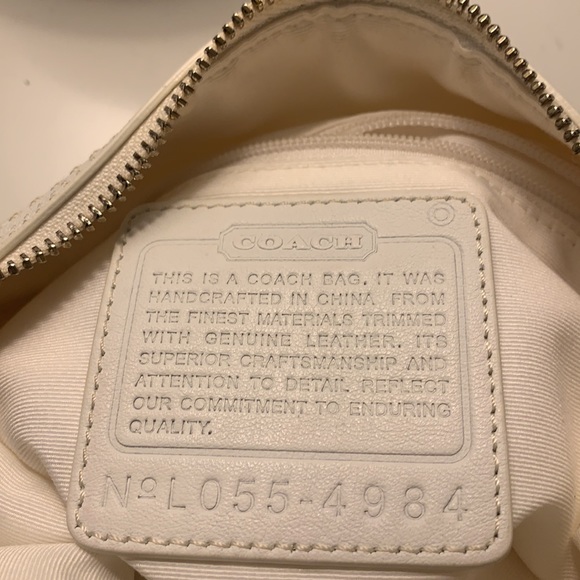 Coach White canvas shoulder bag with leather trim. - Picture 4 of 9